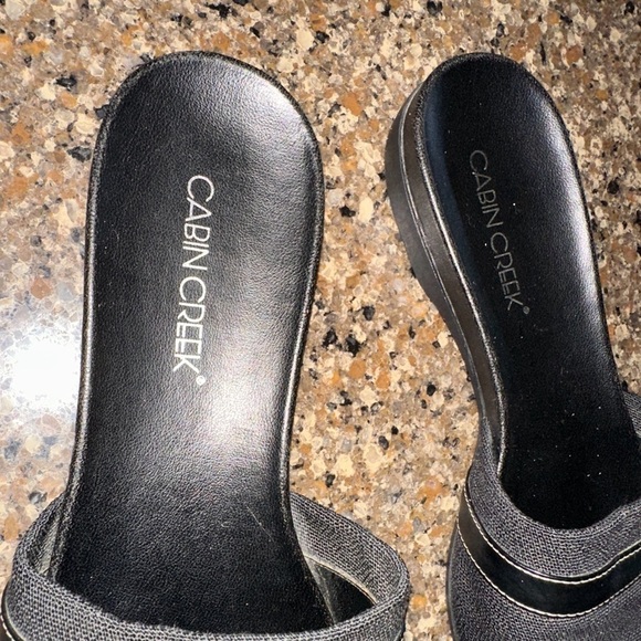 CABIN CREEK, WOMENS, BLACK SLIDE SANDALS. BLACK FABRIC. SIZE 8 1/2M - Picture 5 of 7